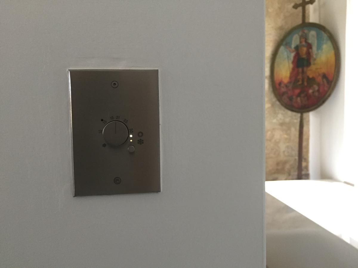 Tour Sarrazine De Montaren Panzió Kültér fotó